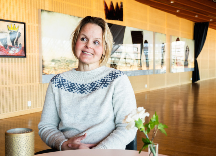 Maria Karlstr&ouml;m i en stickad tr&ouml;ja.