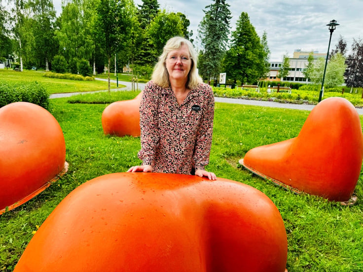 Kvinna i park