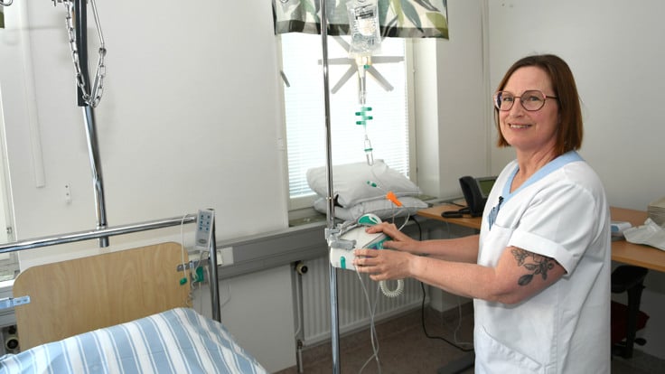 Anneli Mella fr&aring;n Lule&aring; jobbar som onkologisjuksk&ouml;terska p&aring; Bemanningscentrum och tar bland annat pass i G&auml;llivare och Kiruna.