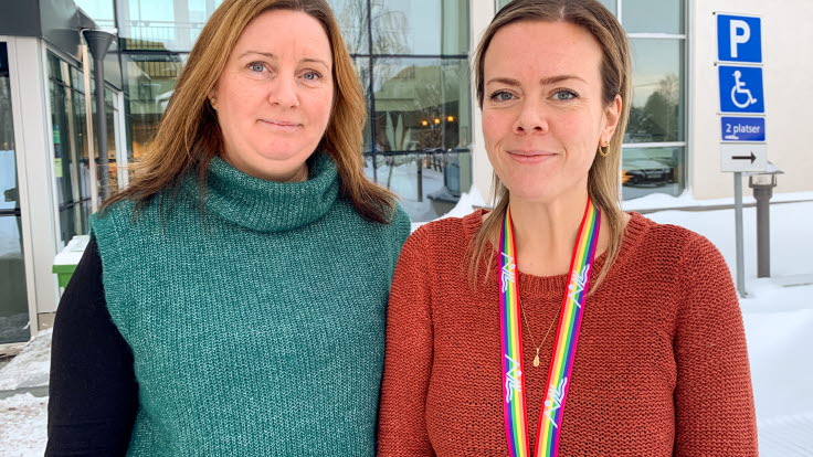 Veronica Sandberg (blå tröja) och Christina Berg (röd) på vårdgarantienheten