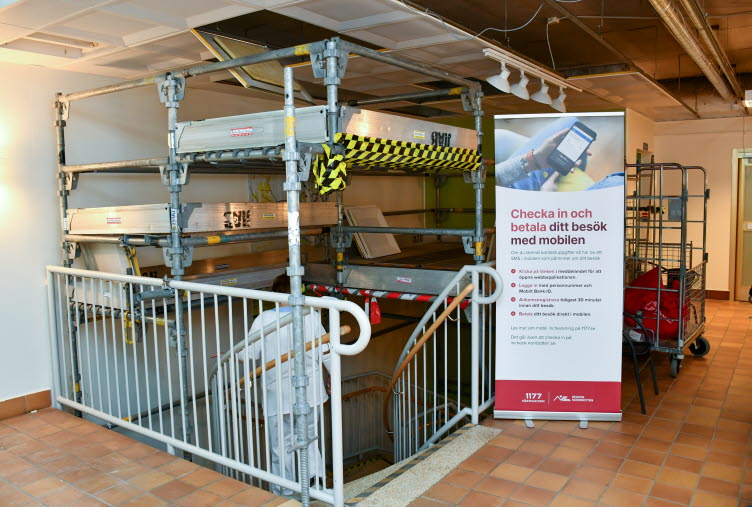 &Auml;ldre armatur ers&auml;tts med LED-lysr&ouml;r