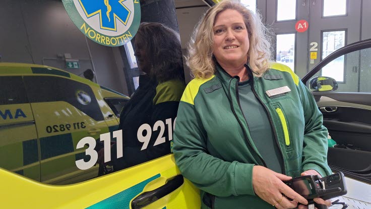 SOS alarm ambulanssjukvården får inre befäl , Cecilia Tjärdalen, inre befäl och ambulanssjuksköterska